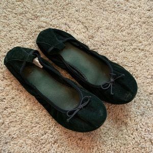 Green Velvet Old Navy Flats Size 9